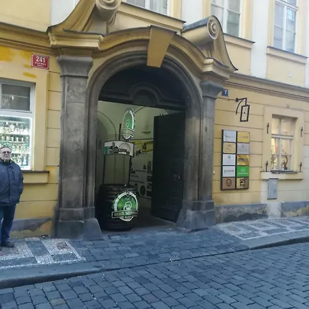 Bed & Breakfast 3 Min Walk Old Town Center Private A Prague